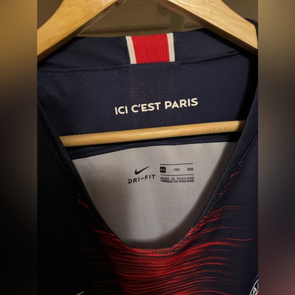 18 PSG jersey #10 Neymar Jr. Authentic - Picture 6 of 6